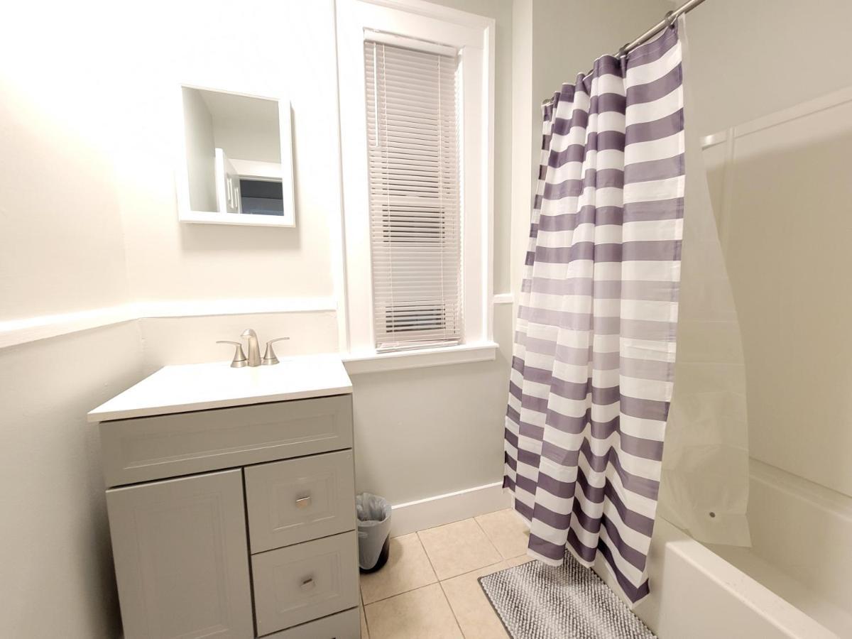 Room For Rent In Apartment Hartford Exterior foto